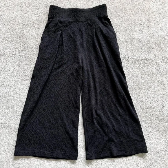 LULULEMON Can You Feel The Pleat Crop Size 4 MINIMALIST CONTEMPORARY CHIC - Picture 8 of 8
